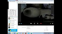 Brunette ramping melompat pada penis kekasihnya dan berakhir dengan bercinta dalam di vaginanya